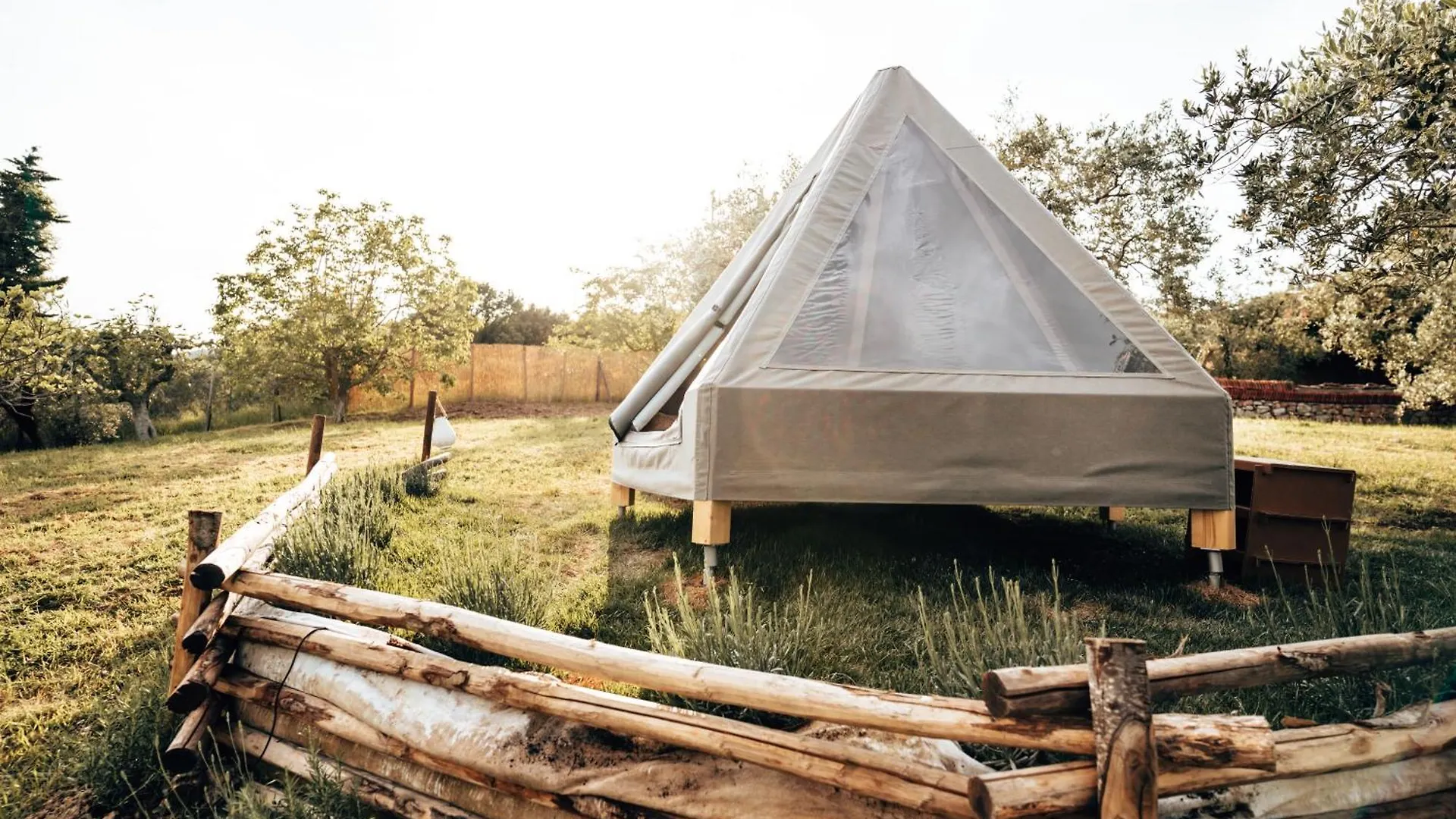 Glamping La Lodola Hotel Crocina Luxury tent